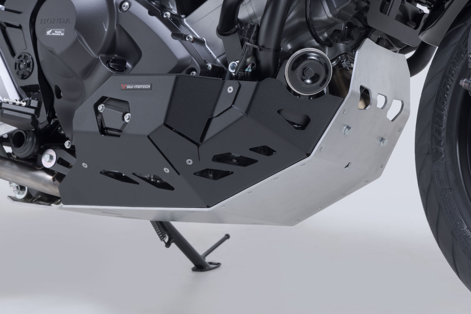 Protecție motorului SW-Motech - Negru/Argintiu. Honda NC700 / NC750 cu DCT. Figura 4