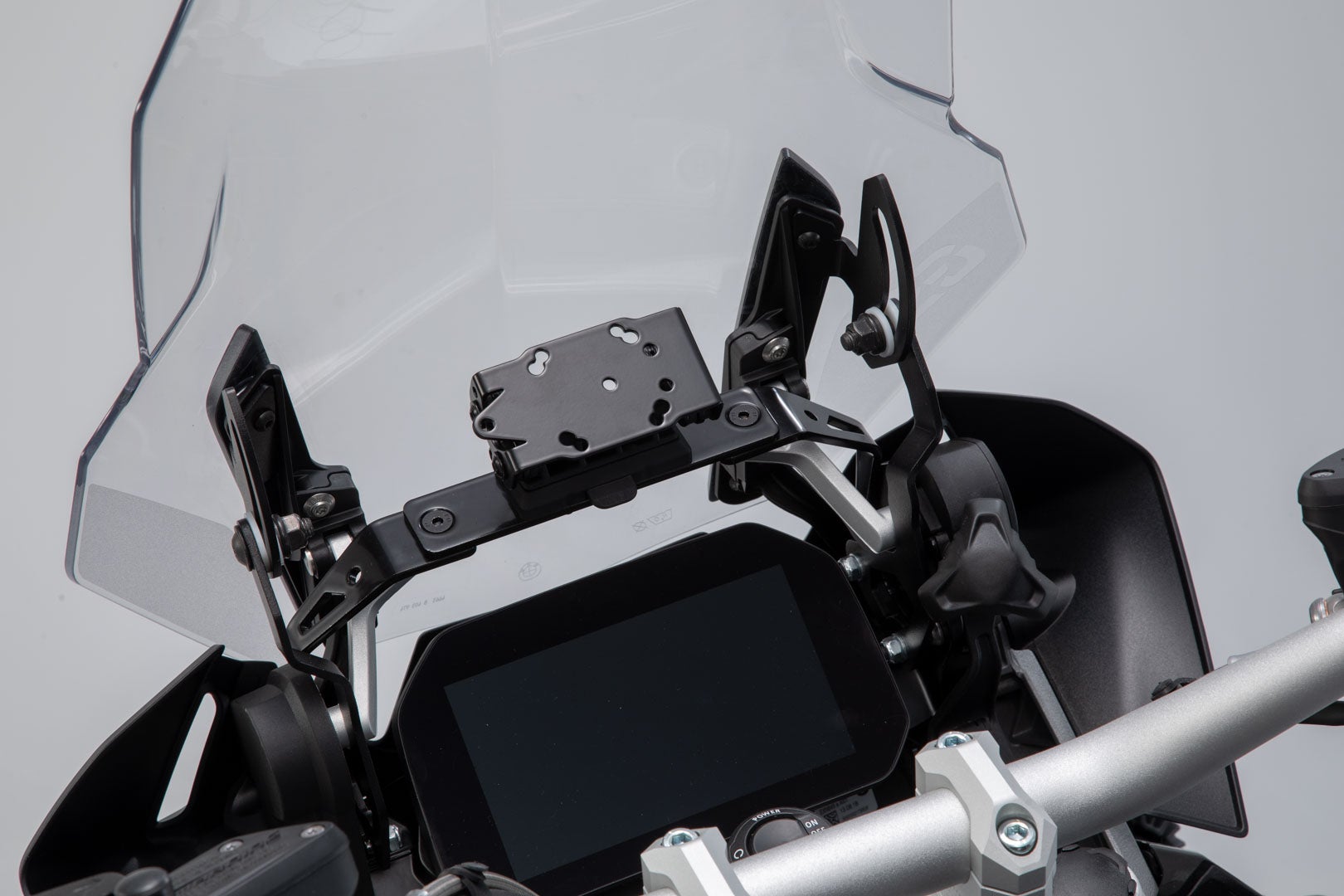 SW-Motech GPS montagem para cockpit - Preto. BMW R 1200 GS (12-18), R 1250 GS (18-). Figura 1
