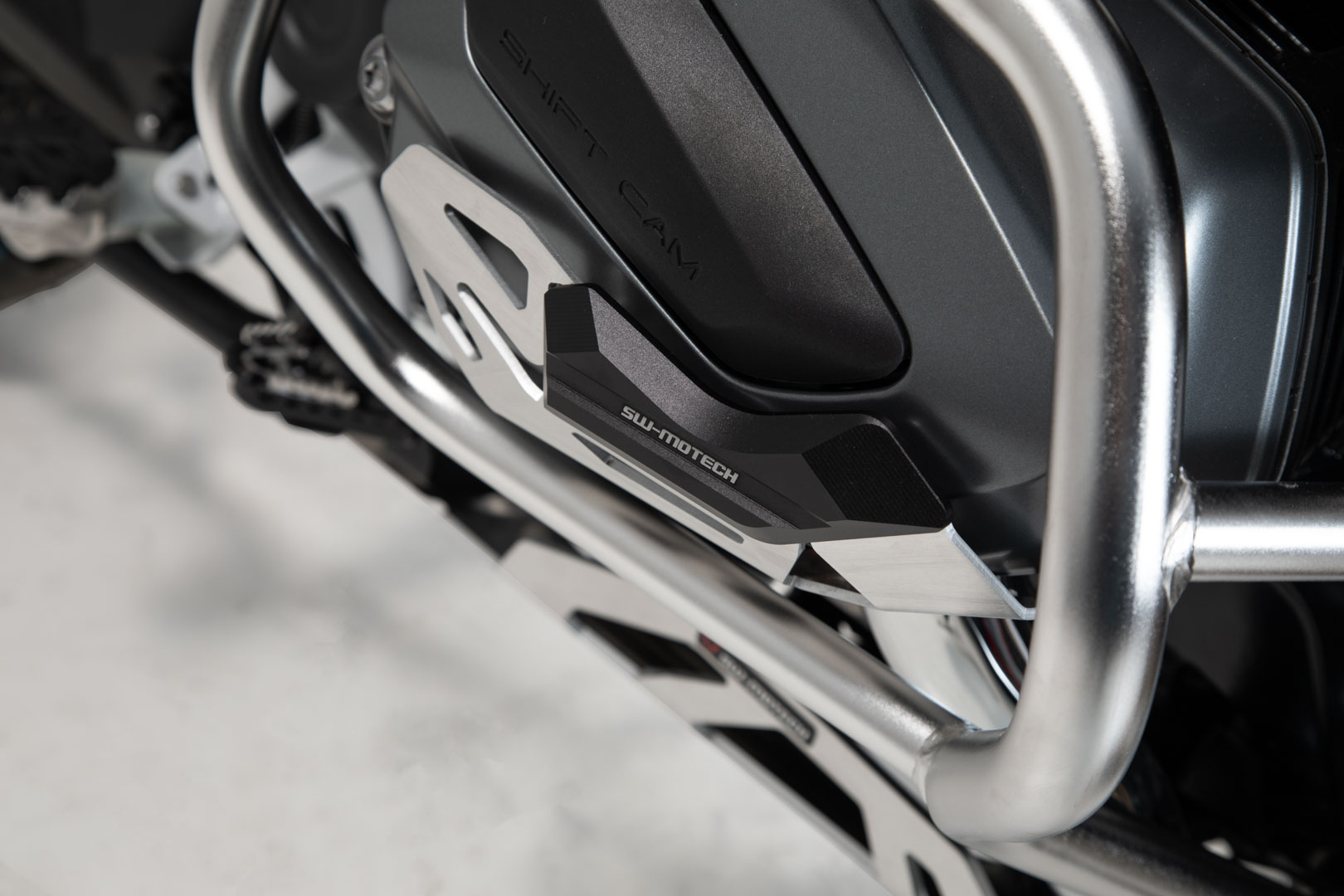 SW-Motech Cylinderskydd - Svart/Silver. BMW R 1250 GS, R 1250 R. Figur 4