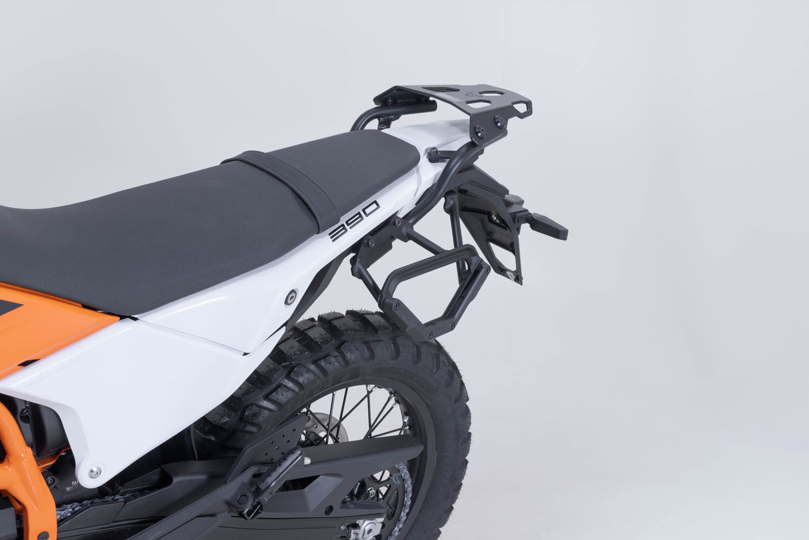SW-Motech V-LOC Side Carrier vänster – KTM 125 End/SMC R, 250 Adv, 390 Adv/Enduro/SMC R. Figur 3
