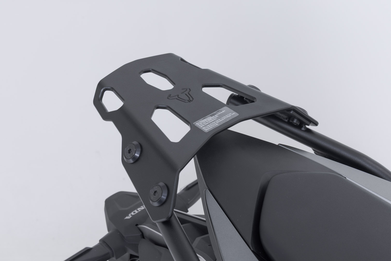 Sistem de carcasă superioară SW-Motech URBAN ABS - Negru. Honda CB1000 Hornet (24-). Figura 3