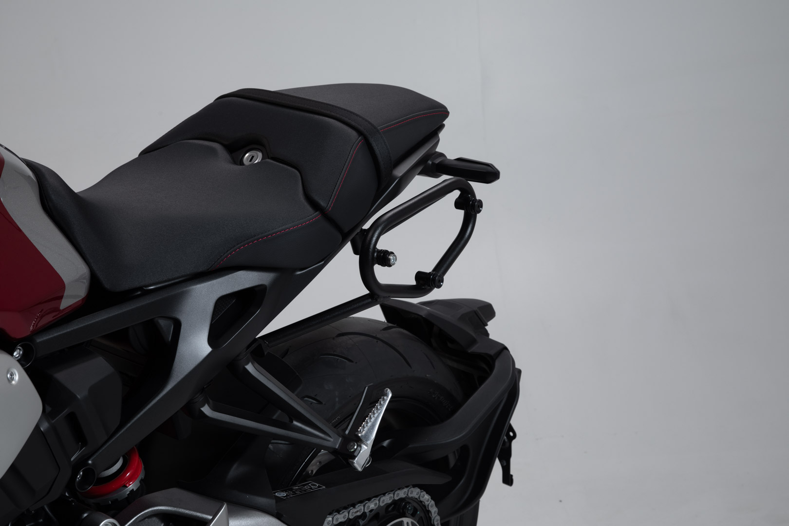 SW-Motech SLC portavion lateral stânga - Honda CB1000R (18-20). Figura 3