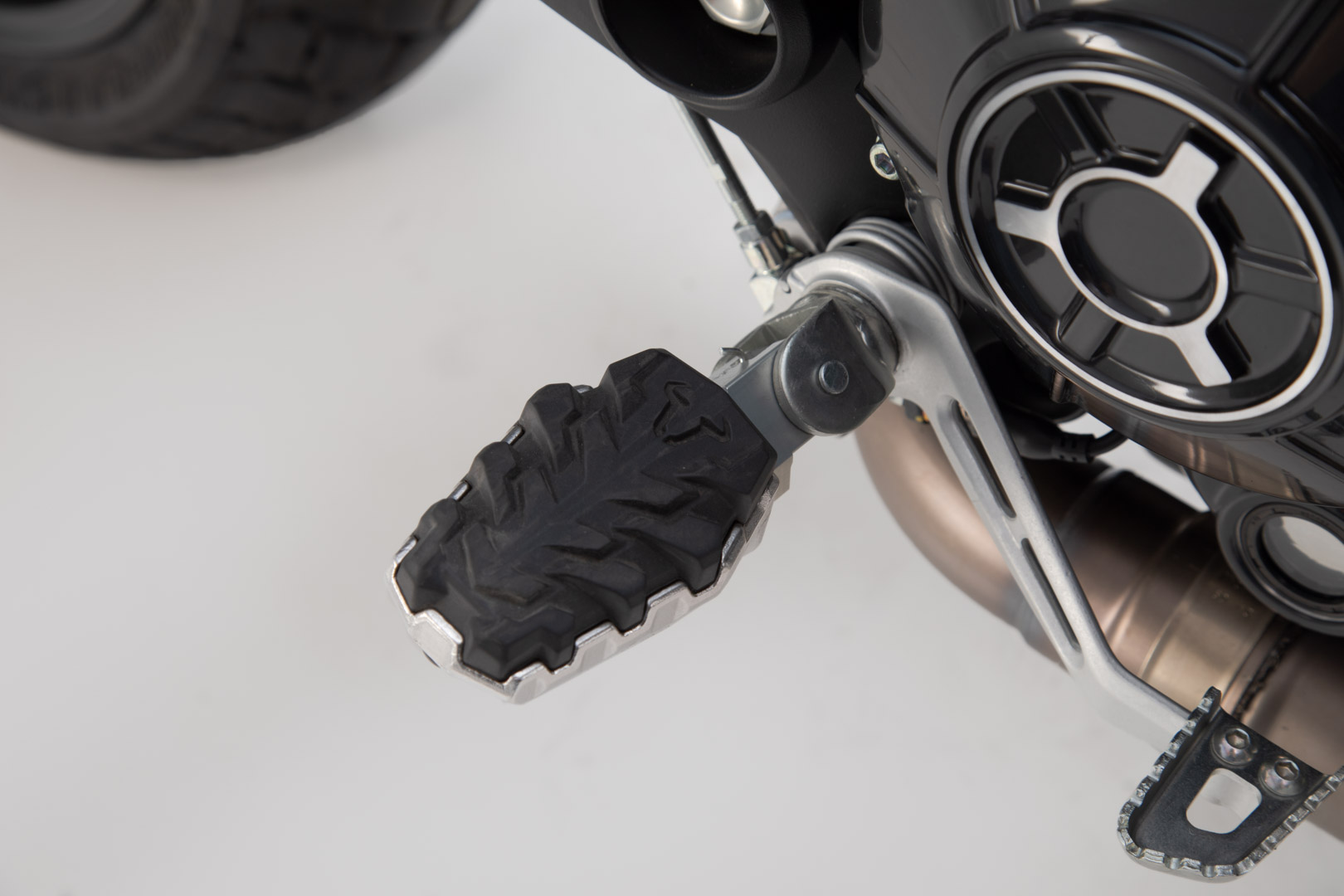 SW-Motech EVO fotstöd kit - Ducati modeller / Benelli TRK 502 X (18-). Figur 5