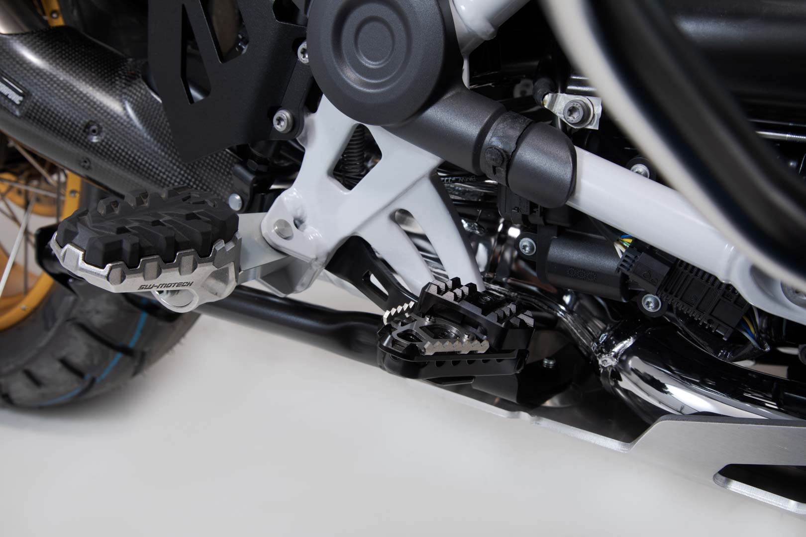 Extensie SW-Motech pentru pedala de frână - Neagră. BMW R1200GS (12-18), R1250GS (18-). Figura 2
