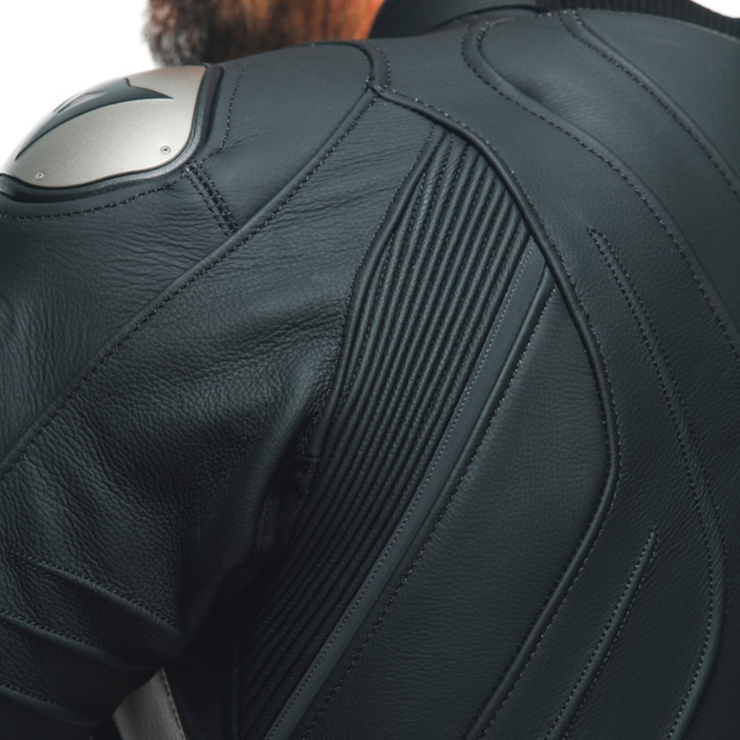 Dainese Avro 4 2-Piece Motorcycle Leather Suit black/white 122 Figure 7