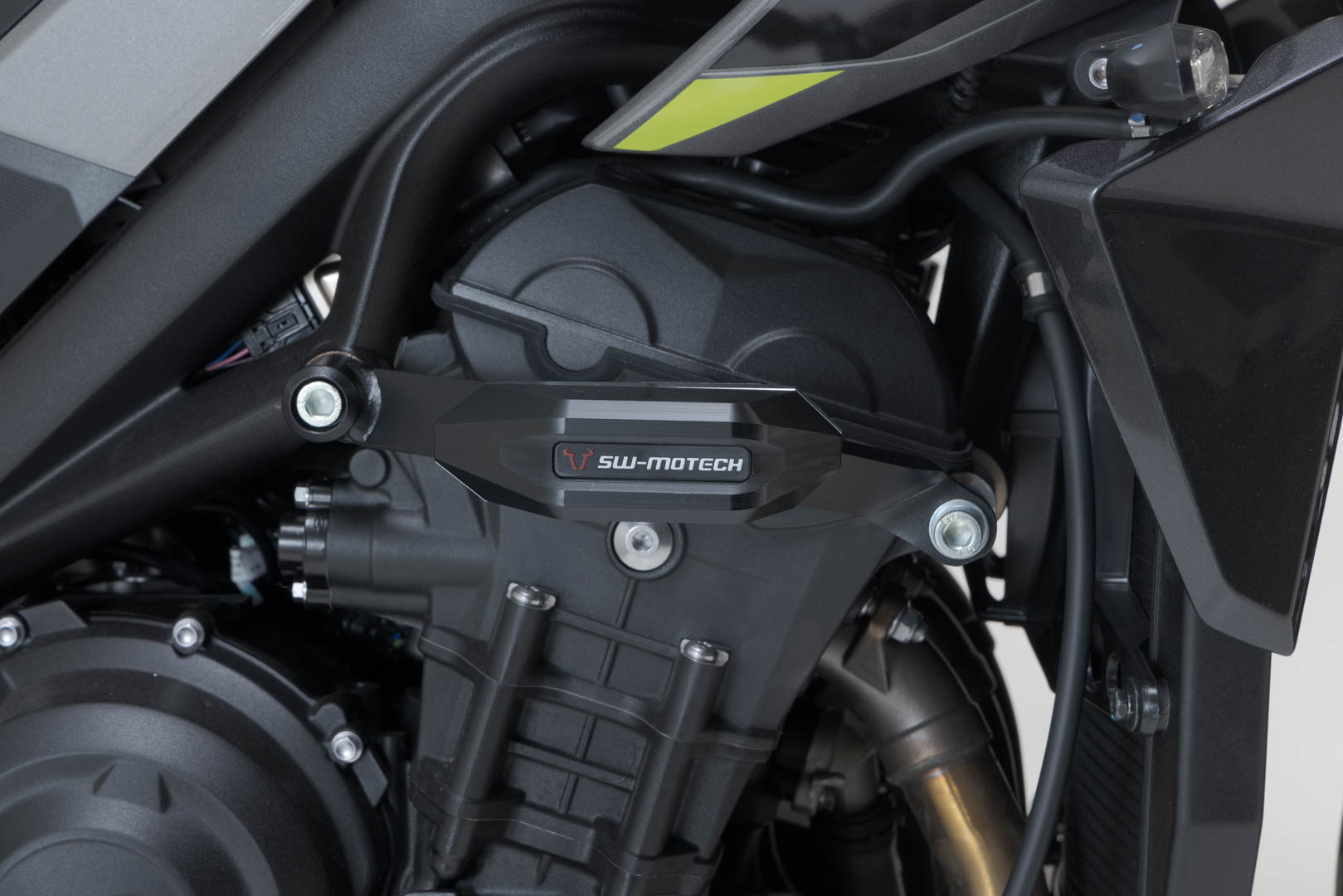 Kit SW-Motech Frame slider - Negru. Triumph Street Triple (12-) / Rx (15-). Figura 4