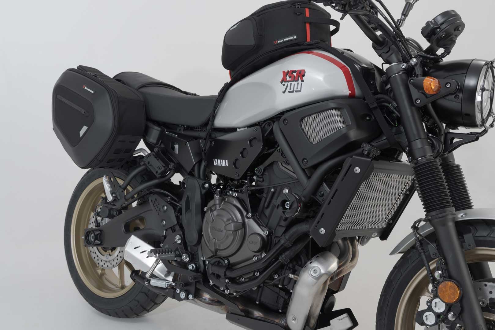 SW-Motech Frame slider kit - Black. Yamaha XSR700 (15-) / XTribute (19-). Figure 3