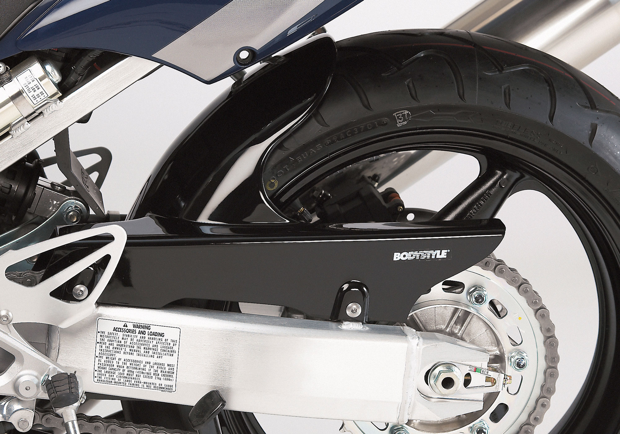 BODYSTYLE rear hugger ABS plastic nevopsit Figura 1