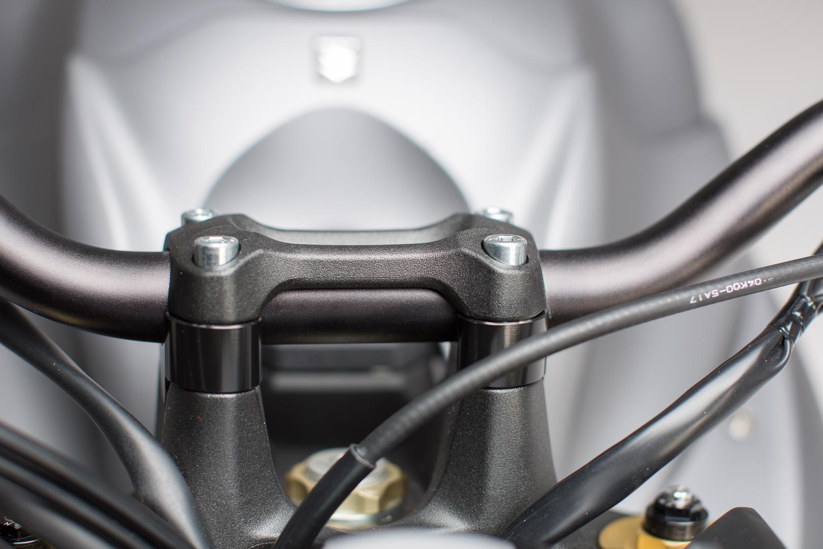 Ridicător de bară SW-Motech - H=20 mm. Negru. Suzuki GSX-S 1000/ F/ SK (15-). Figura 2