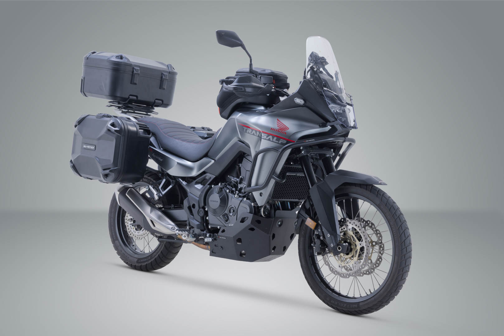 Setul SW-Motech Adventure DUSC cu cutie top case XL - Negru. Honda XL750 Transalp (22-). Figura 2