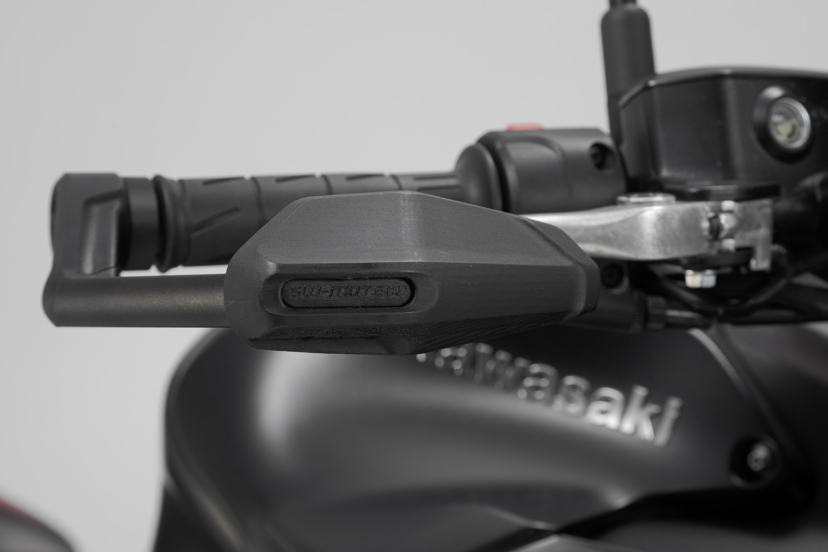 Protecții SW-Motech cu protecție împotriva vântului - Negru. Modele Kawasaki, Yamaha MT-09 (23-). Figura 3