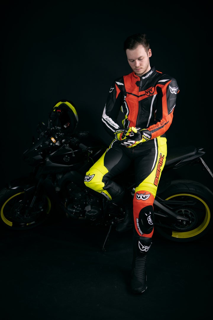 Berik Metric Evo One Piece Motorcycle Leather Suit black/red/yellow 60 Figure 3