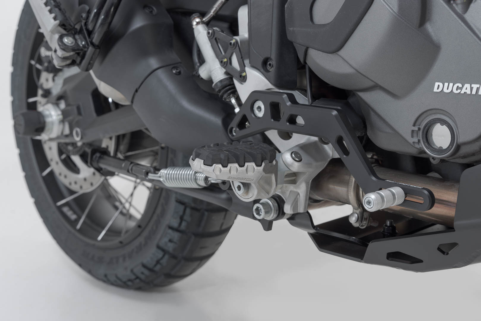 Kit de sprijin pentru picioare SW-Motech EVO - Ducati Multistrada V4 / V2, DesertX. Figura 2