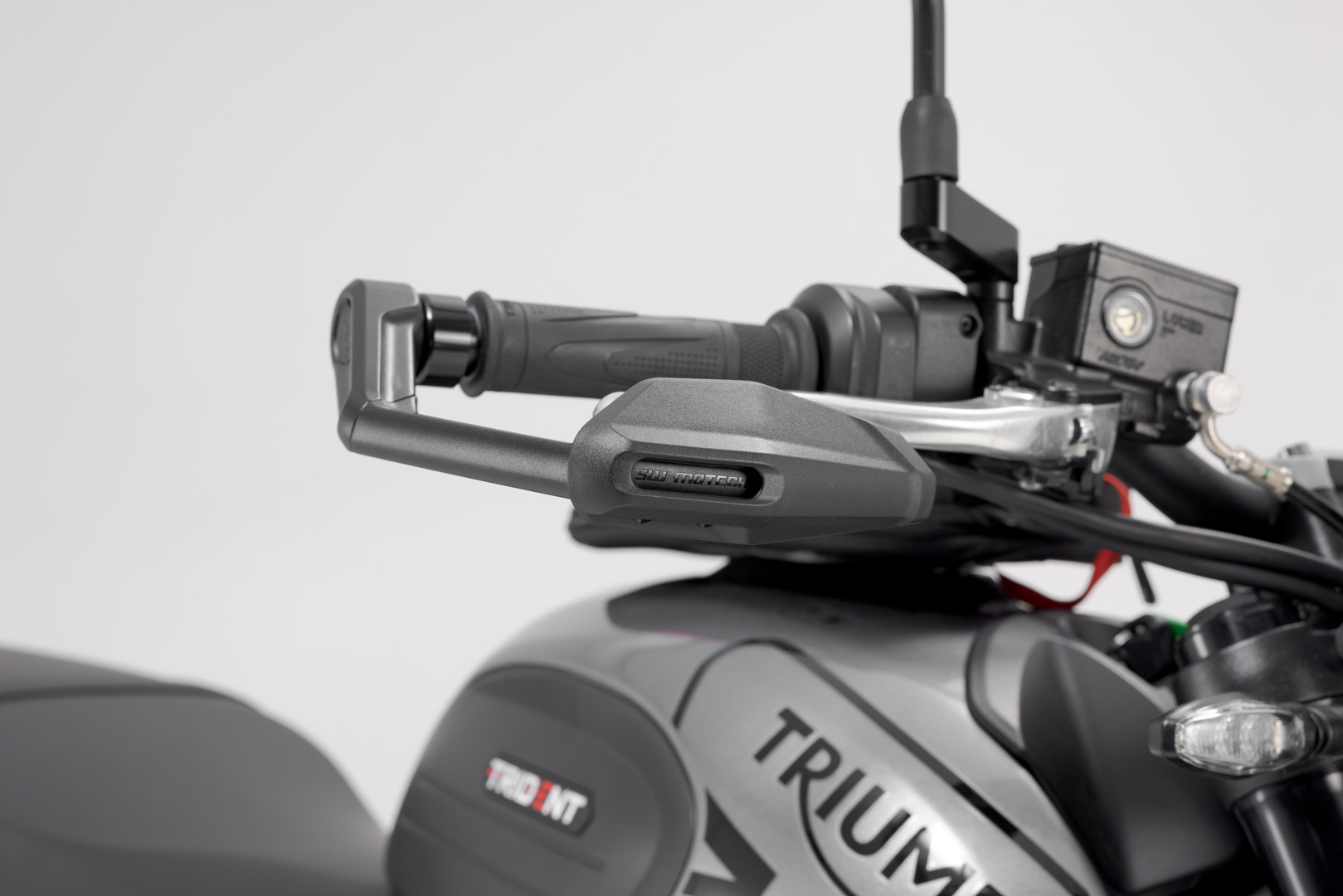 Protecții SW-Motech cu protecție împotriva vântului - Negru. Modele KTM / Triumph. Figura 3