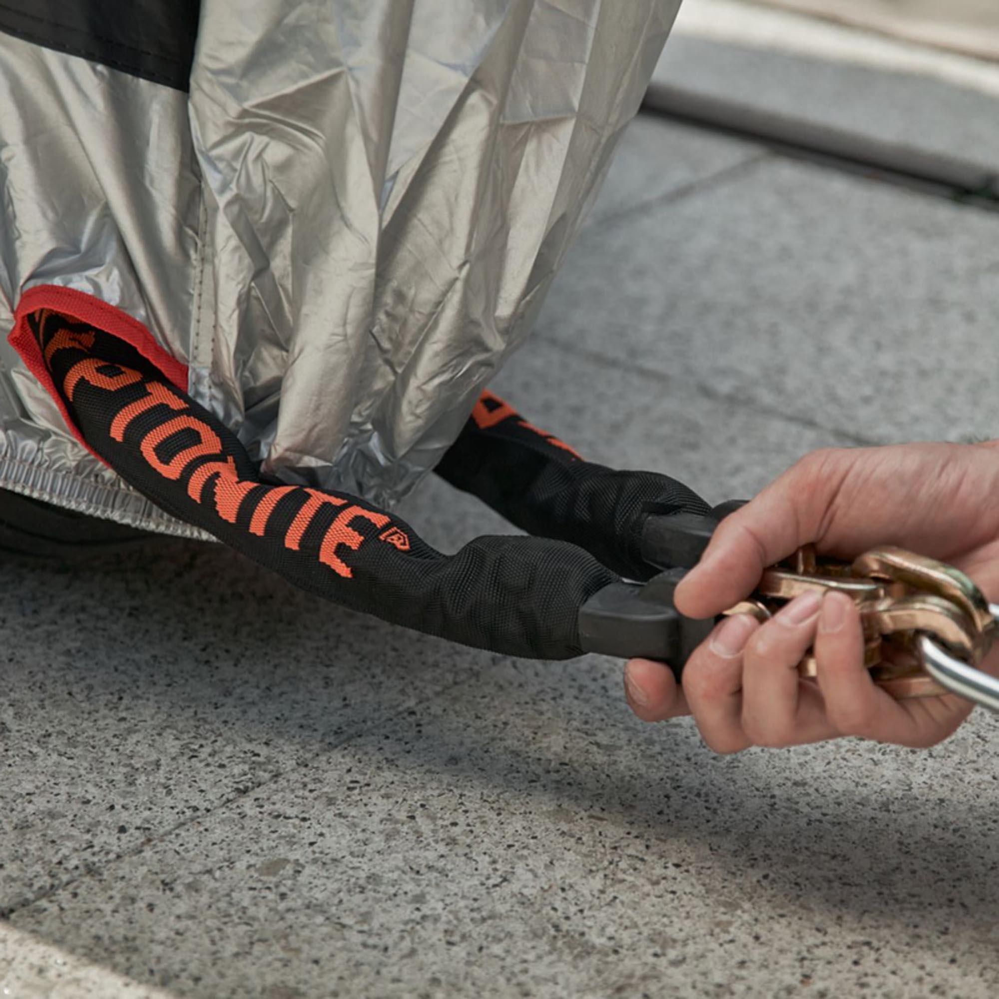 Side view of Rebelhorn Shelter Top Motorcycle Cover