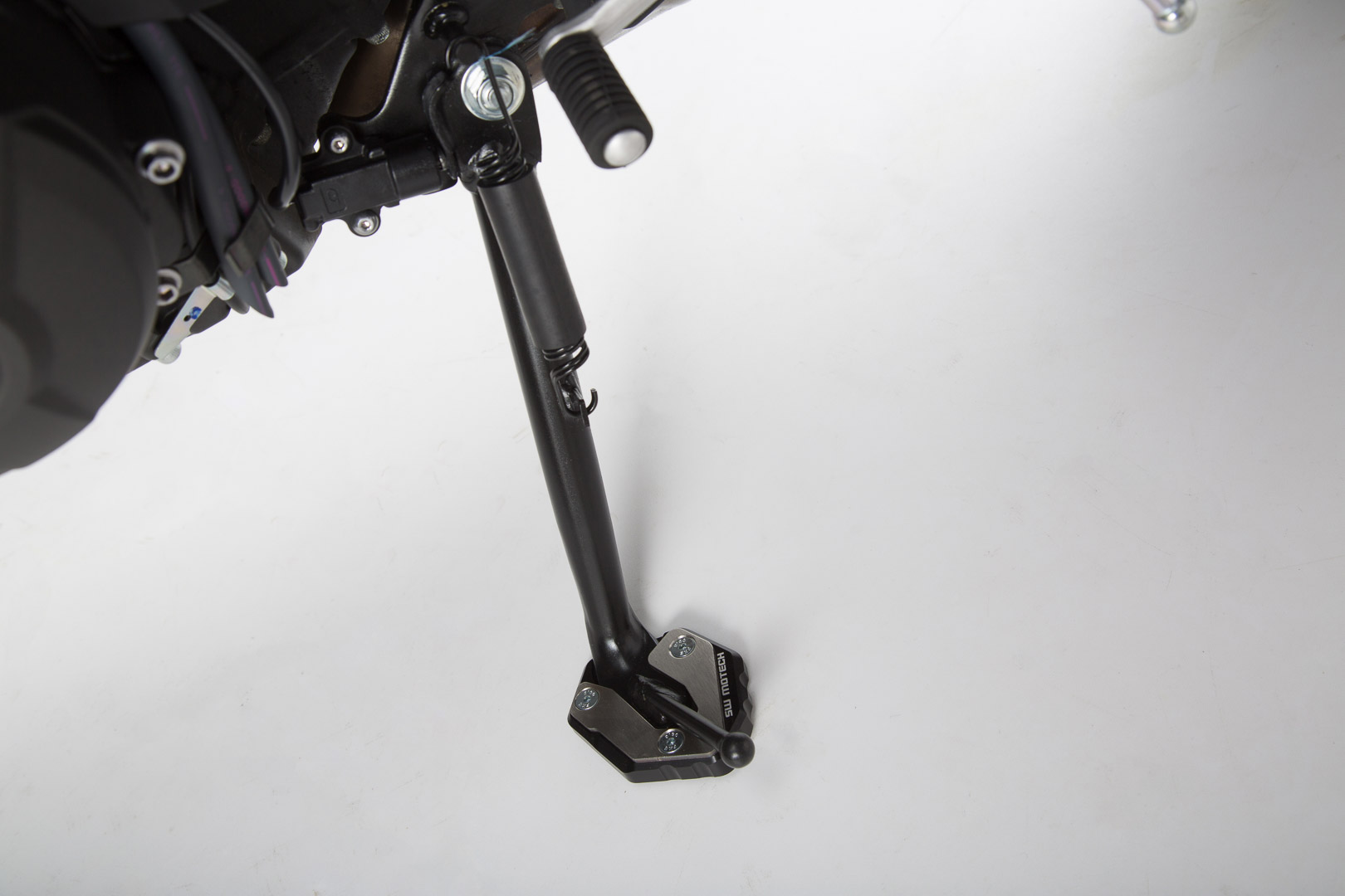 Extensie SW-Motech pentru piciorul lateral - Negru/argintiu. Yamaha MT-09 Tracer, XSR900/Abarth. Figura 5