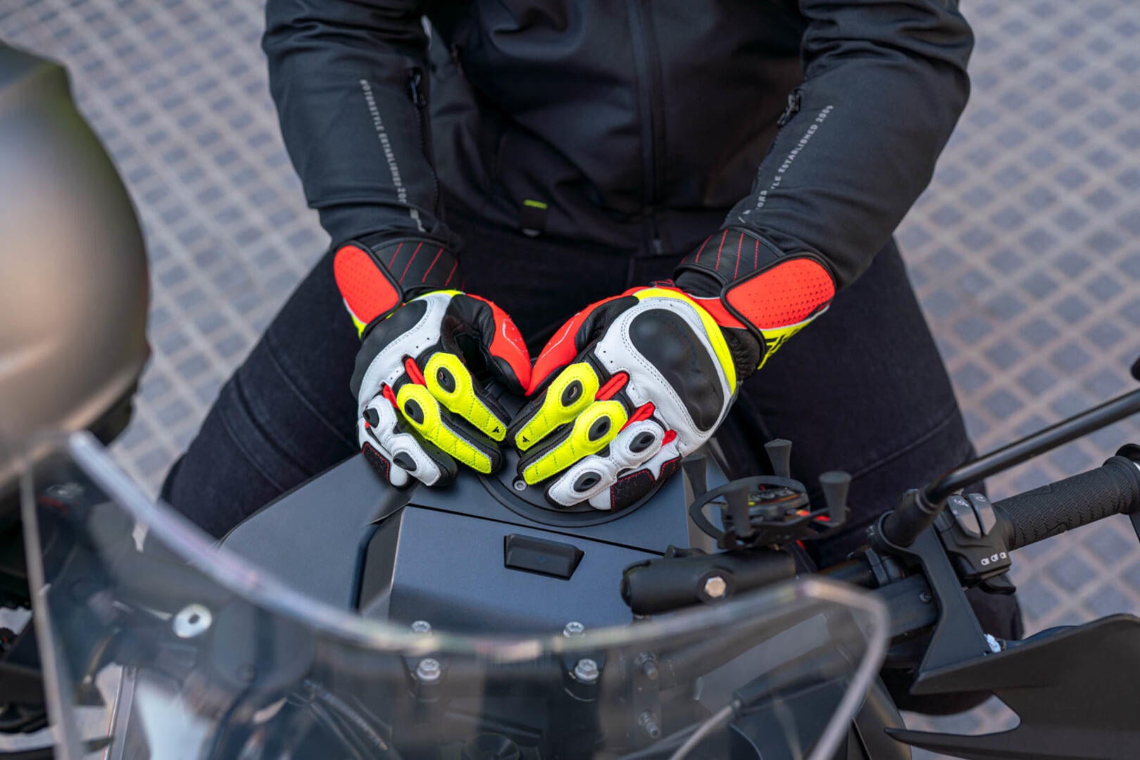 SHIMA ST-3 perforerede motorcykelhandsker sort/hvid/gul/rød XL Figur 4