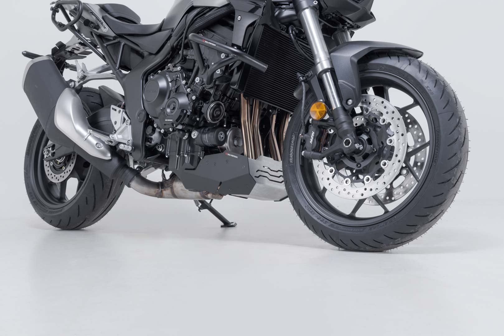 SW-Motech Bugspoiler - Schwarz/Silbern. Honda CB1000 Hornet / GT (24-). Abbildung 1