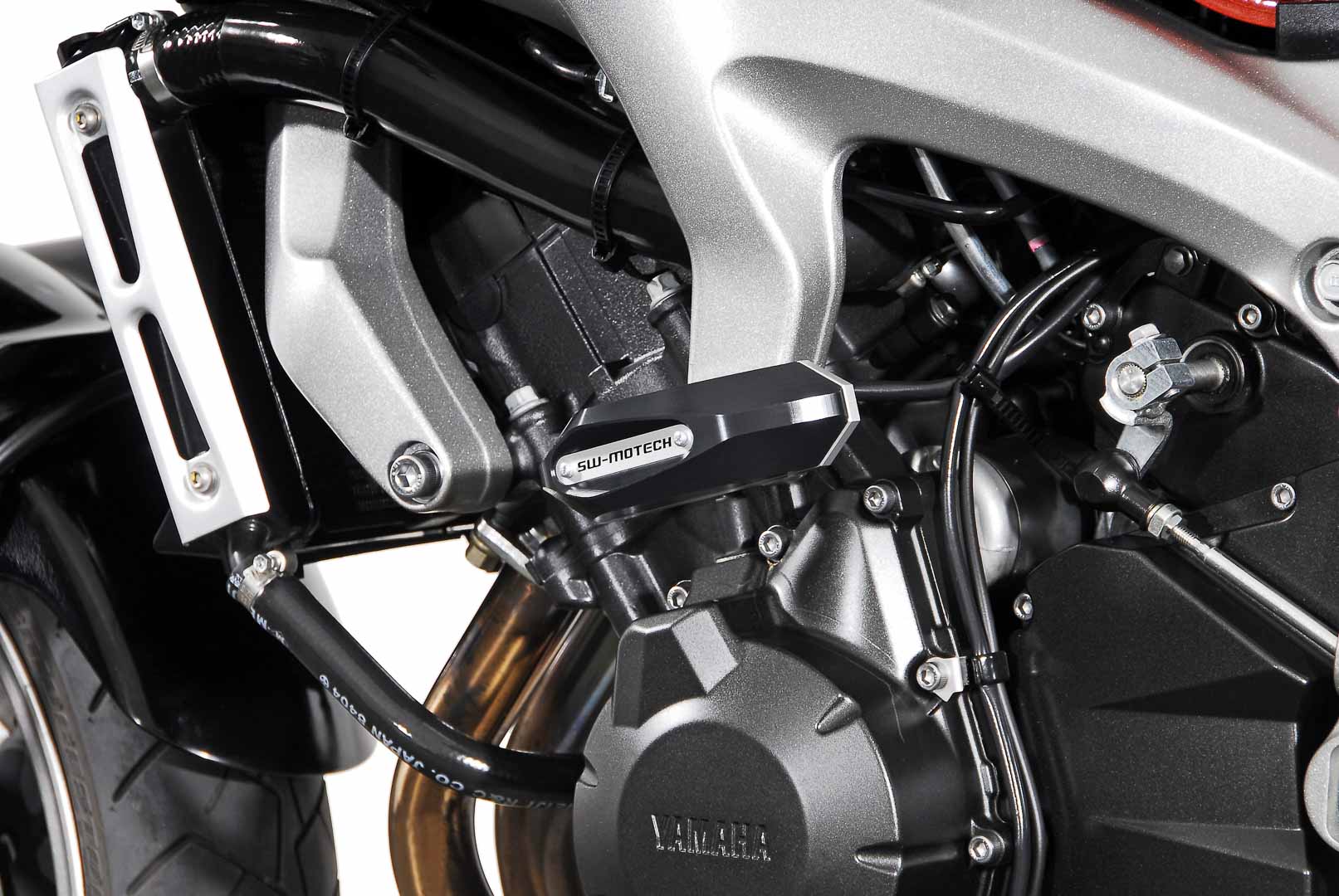 Kit SW-Motech Frame slider - Negru. Yamaha FZ1/Fazer FZ6/Fazer. Figura 2