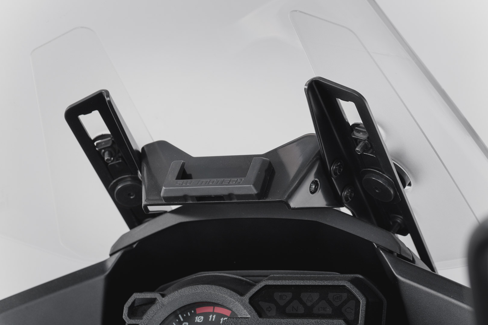 SW-Motech GPS-fäste för cockpit - Svart. Kawasaki Versys 1000 (15-17). Figur 2