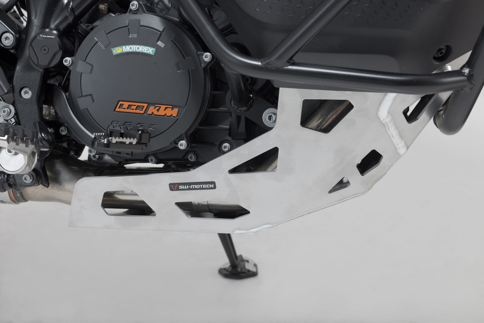SW-Motech Protector motor - Argintiu. KTM 1290 Super Adventure (21-). Figura 5