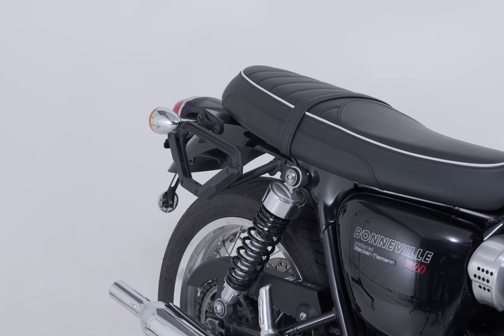 SW-Motech V-LOC Sidbärare höger - Triumph Bonneville T100 (16-) / T120 (15-). Figur 3