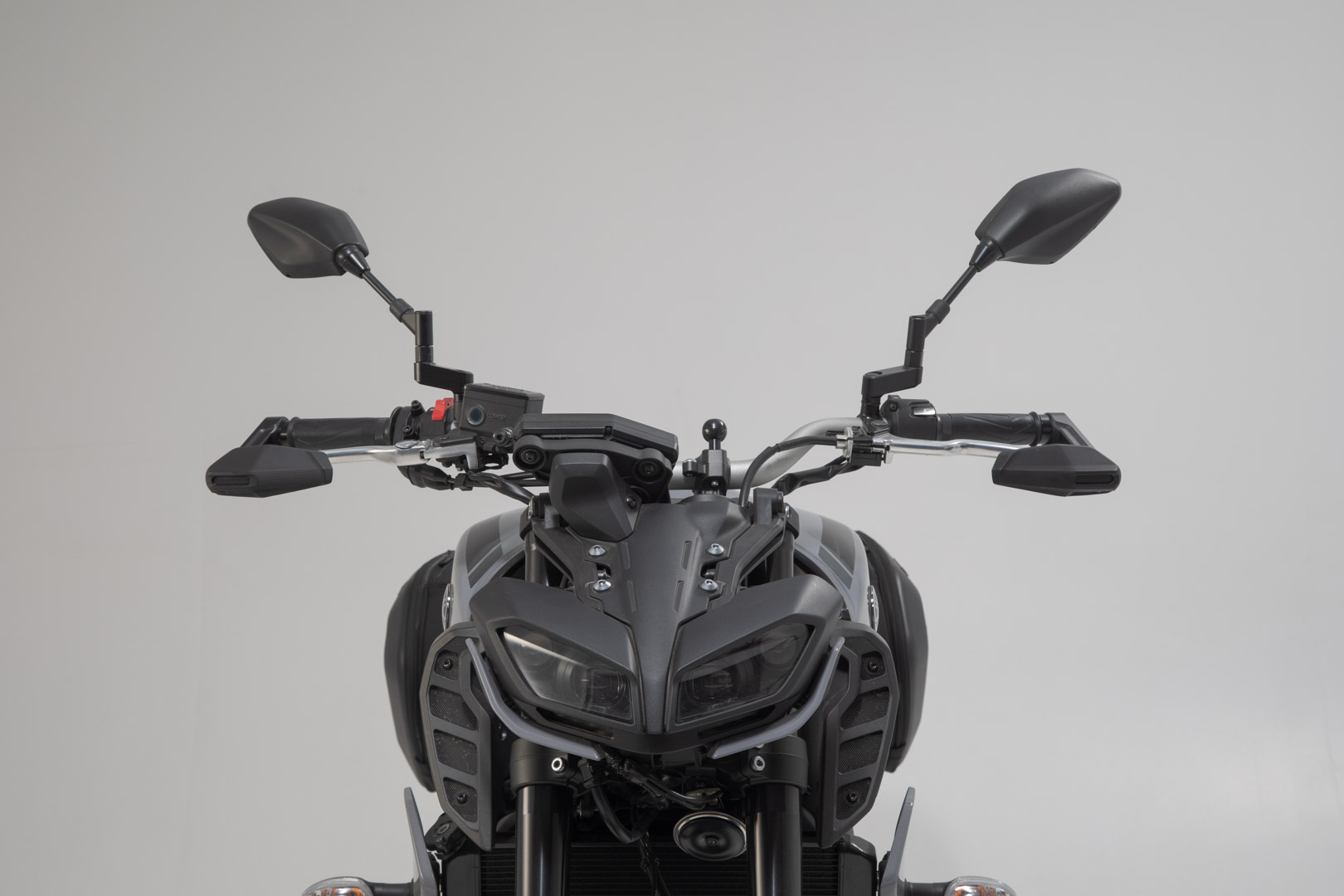 Protecții SW-Motech cu protecție împotriva vântului - Negru. Modele Yamaha (16-), CFMoto 450NK (23-). Figura 2