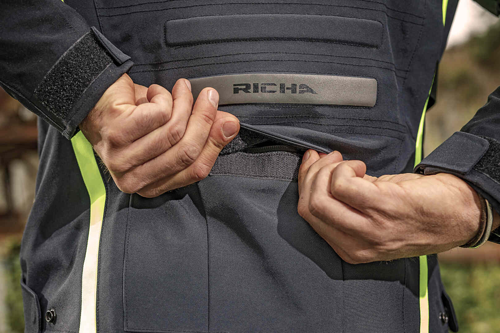 Richa Arc Gore-Tex waterproof Motorcycle Textile Jacket black/yellow L Figure 6