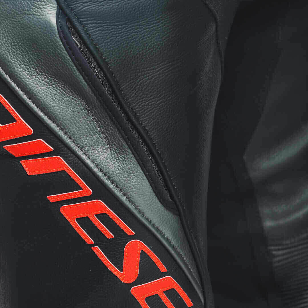 Dainese Laguna Seca 5 2.0 Two Piece Motorcycle Leather Suit black/grey/red 54 Figure 12