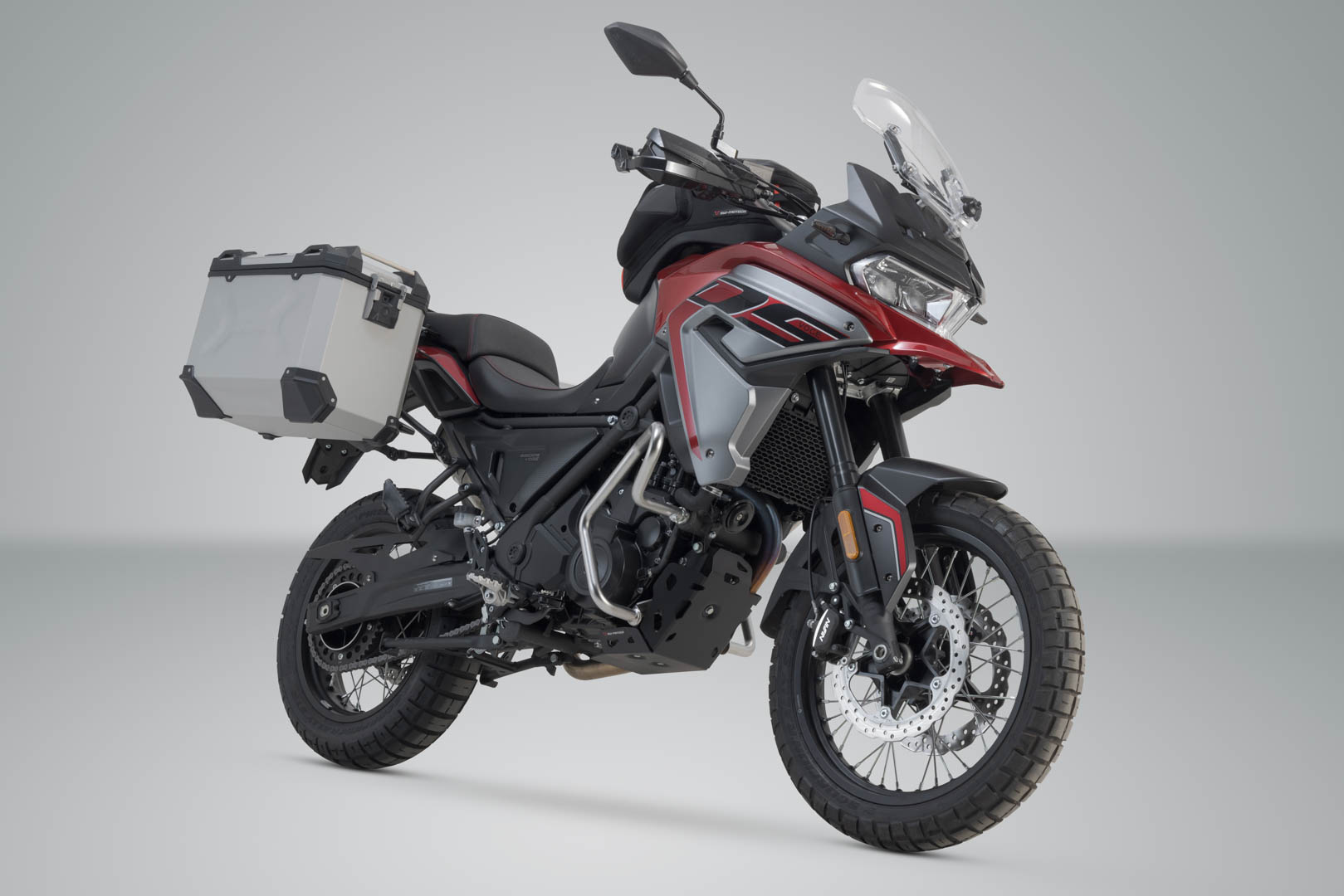 Sistem de carcasă din aluminiu SW-Motech TRAX ADV - Argintiu. 37/45L. Voge 650 DS/X (22-). Figura 2