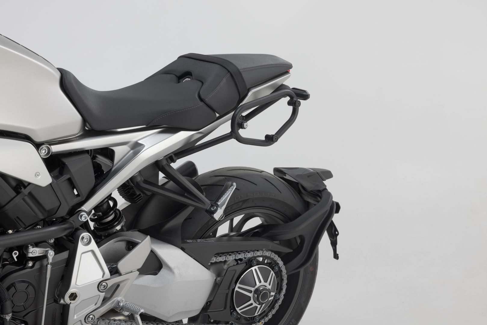 SW-Motech SLC portavion lateral stânga - Honda CB1000R (21-). Figura 3