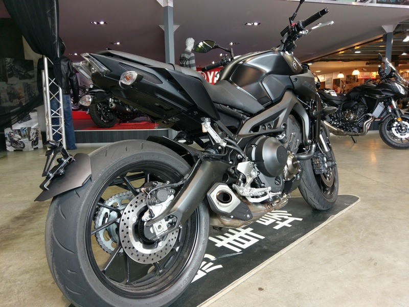 Design de Acesso Suporte de placa "flush wheel" Yamaha MT-09 preto Porta-Matrícula Figura 3