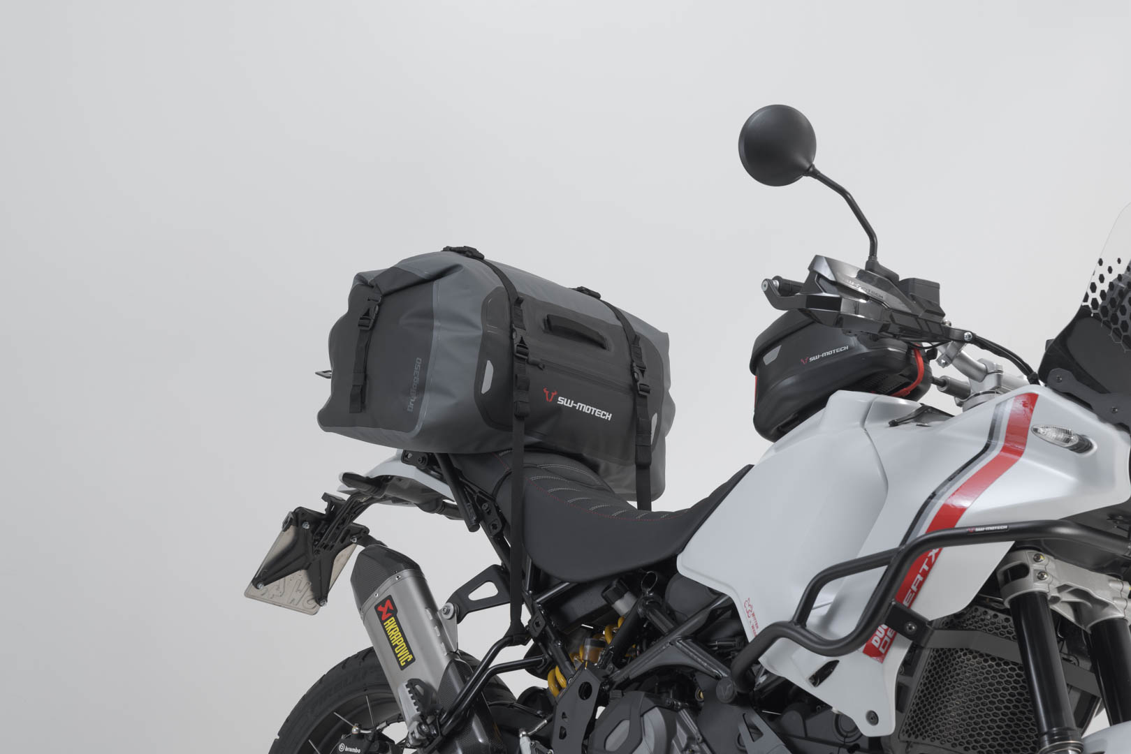 SW-Motech Drybag 350 tail bag - 35 l. Grå/svart. Vattentät. Figur 3