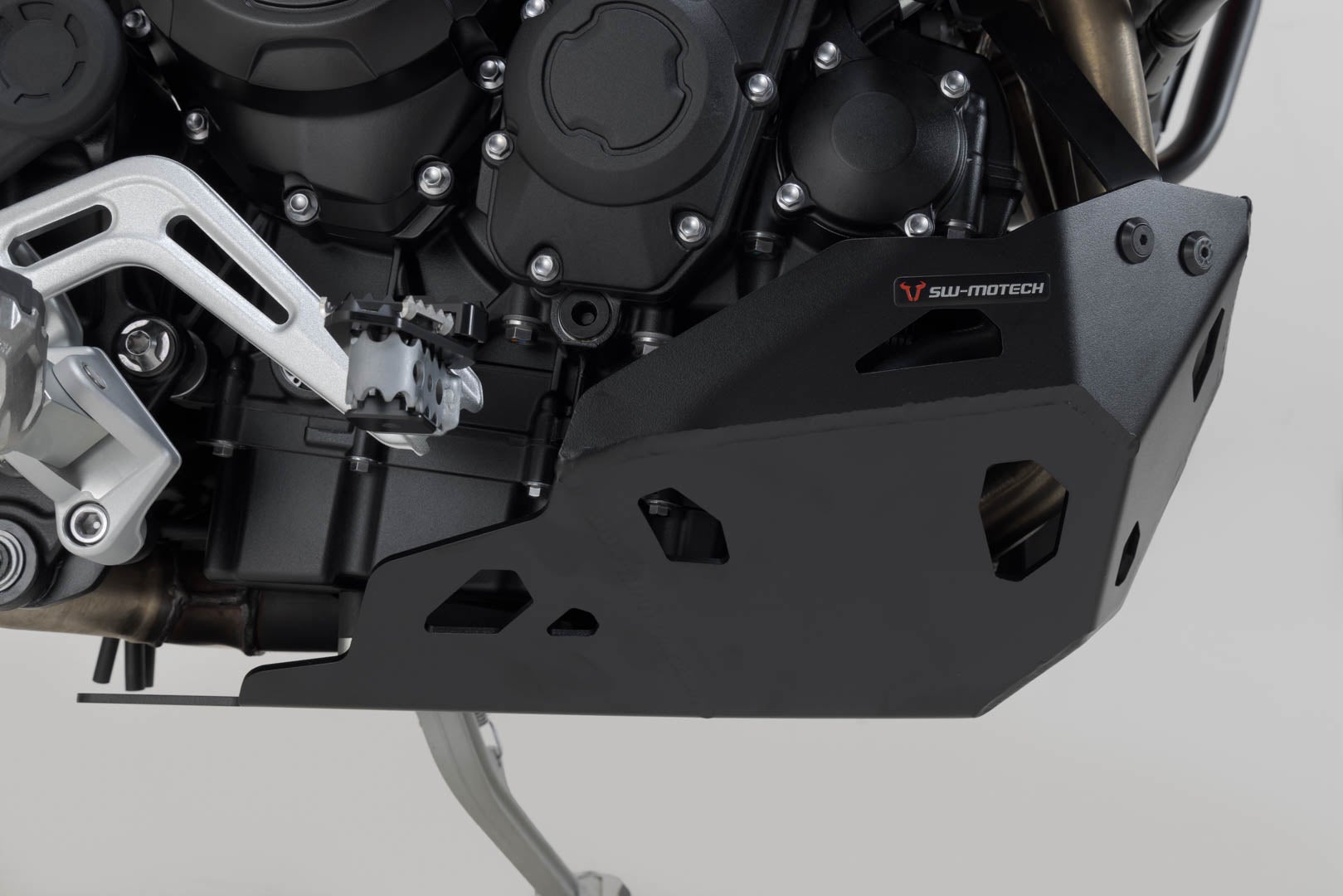SW-Motech Dzinēja aizsargs - Melns. Triumph Tiger 900 modeļi (23-). 5. attēls