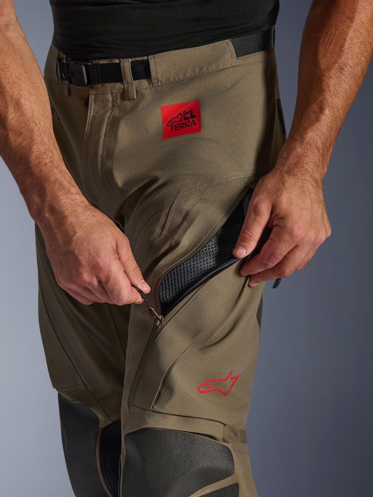 Alpinestars Nazca 3L Gore-Tex Pro waterproof Motorcycle Textile Pants black/brown M Figure 8