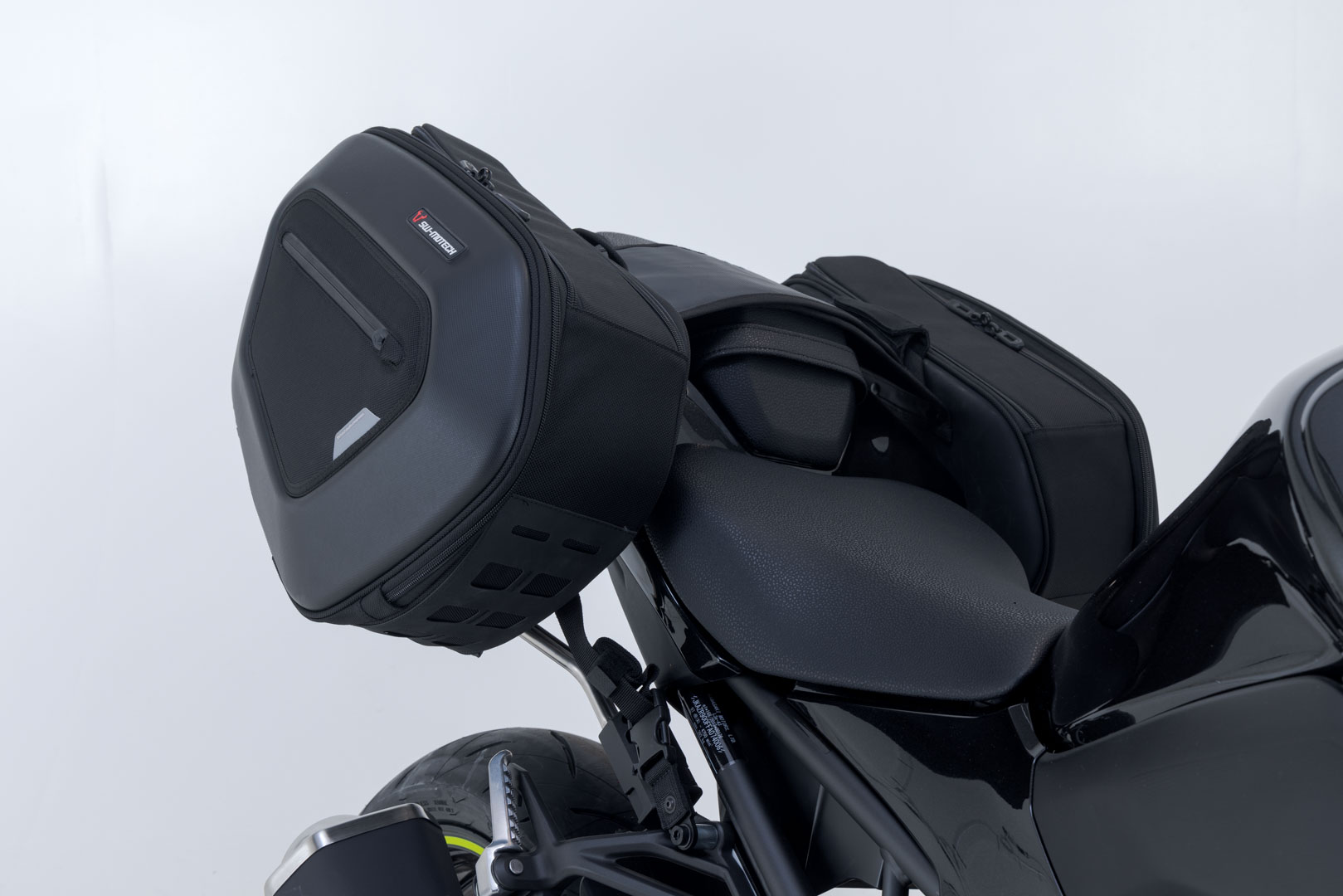 Set de geantă SW-Motech PRO BLAZE H - Negru. Kawasaki Z900 (16-). Figura 3