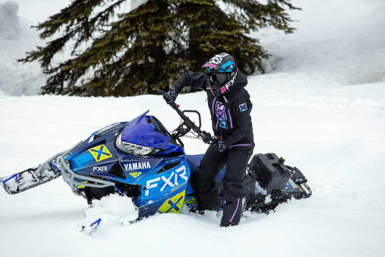 FXR Recruit F.A.S.T. Insulated レディースワンピーススノーモービルスーツ 黒/紫 16 図3
