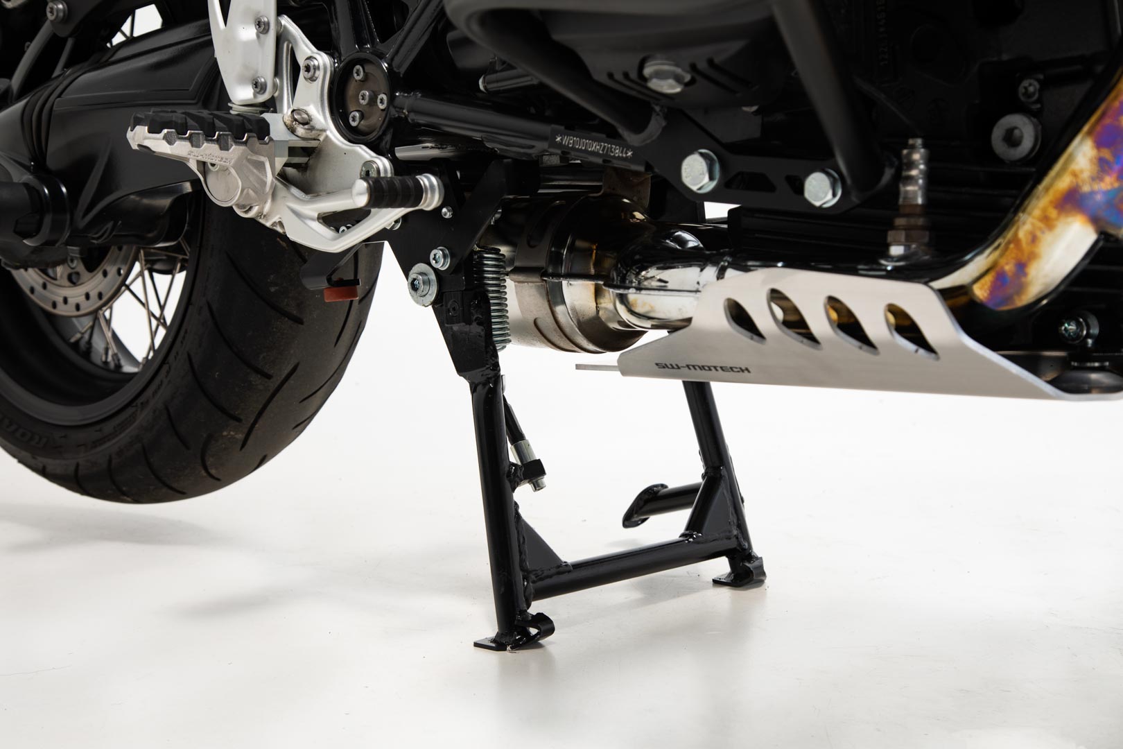 Standul SW-Motech - Negru. BMW R nineT / Pure. Figura 1