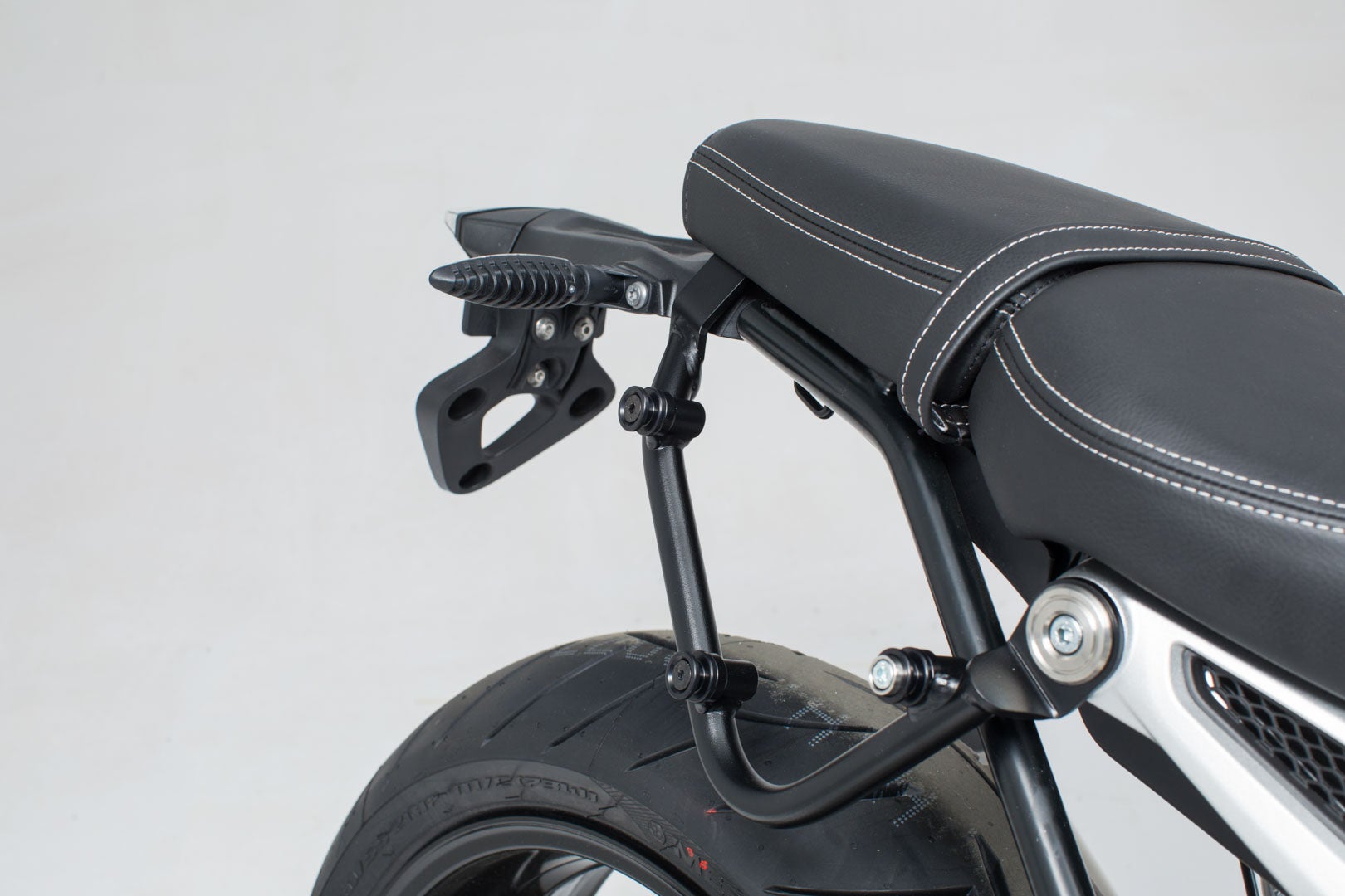 SW-Motech Legend Gear side bag system LC Black Edition - BMW R nineT (14-), Pure / Urban G/S (16-). Figura 3