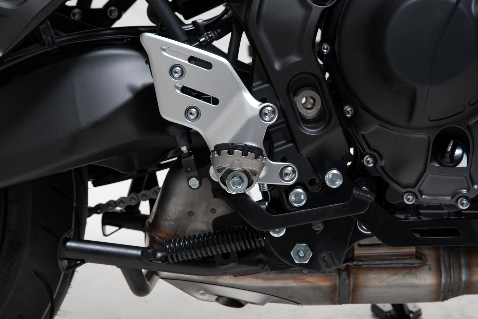 SW-Motech ION voetsteunkit - Yamaha Tracer 9 (20-24). Figuur 3