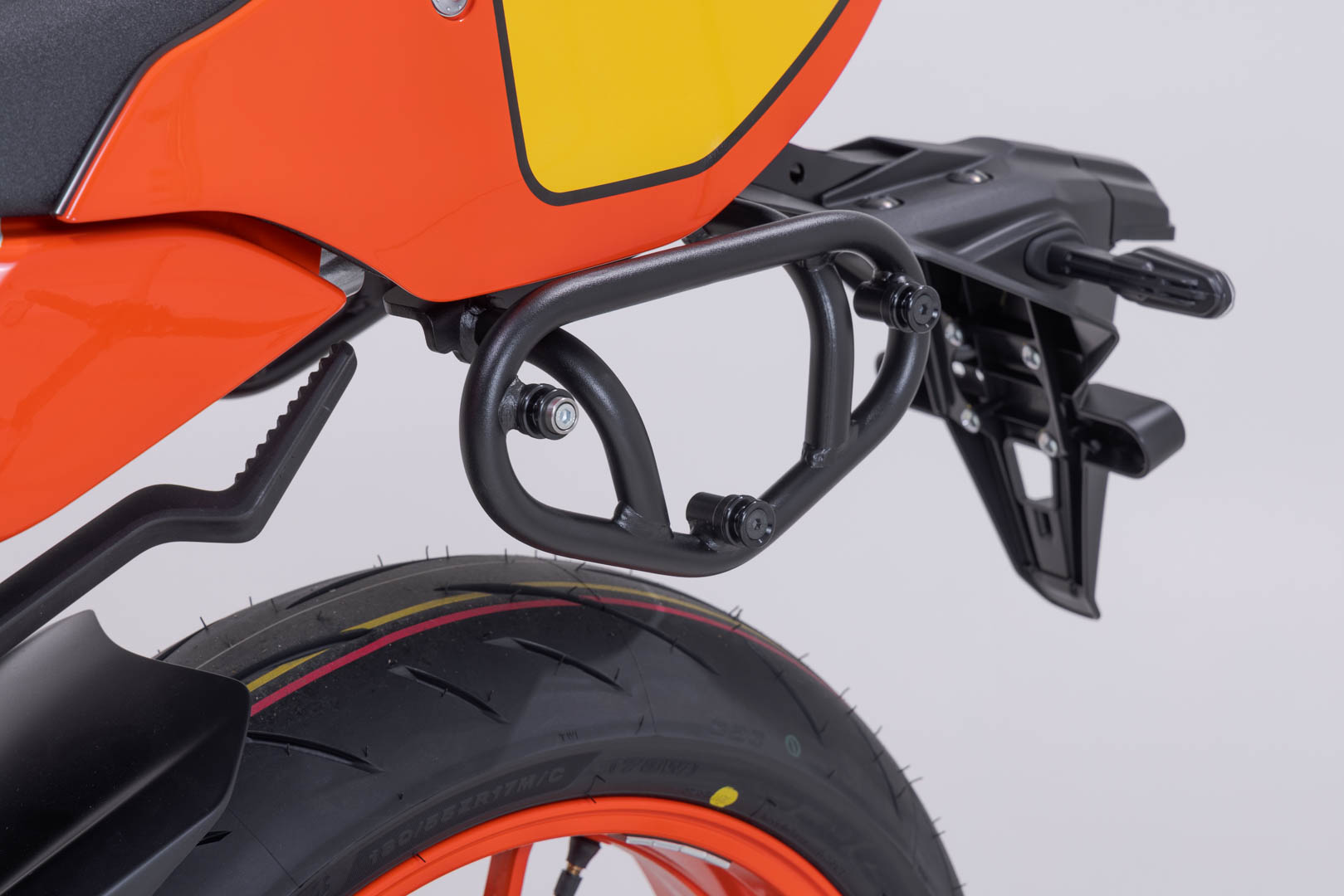 SW-Motech SLC portavion lateral dreapta - Yamaha XSR900 (21-) / GP (23-). Figura 4