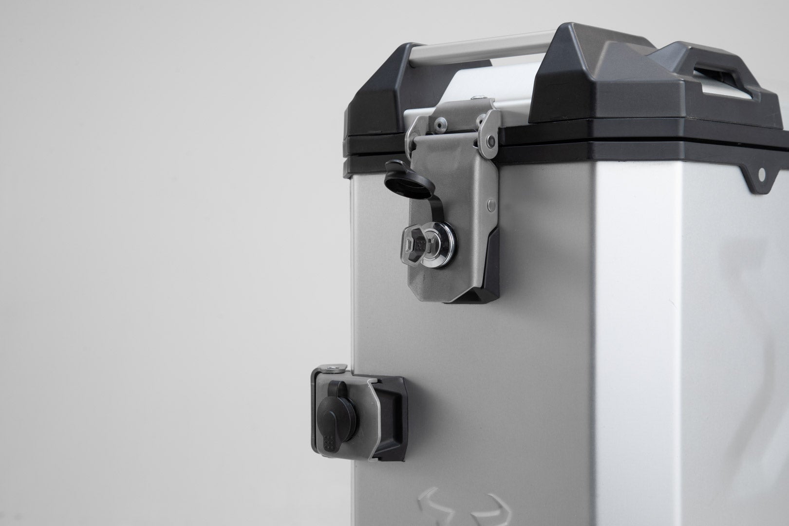 SW-Motech TRAX lock set with anti-theft protection PRO - 9 matching locks, 2 keys. Anti-theft protection. Figure 5