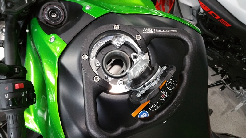 A-SIDER Ediția neagră Mâner pentru rezervor Mâner 4 șuruburi Kawasaki negru Figura 3
