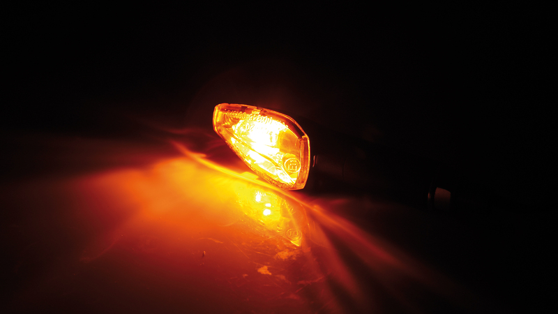 HIGHSIDER Smart Peak Lampindikator Kropp Svart / Lins Orange (Par), Fram och Bak Figur 6