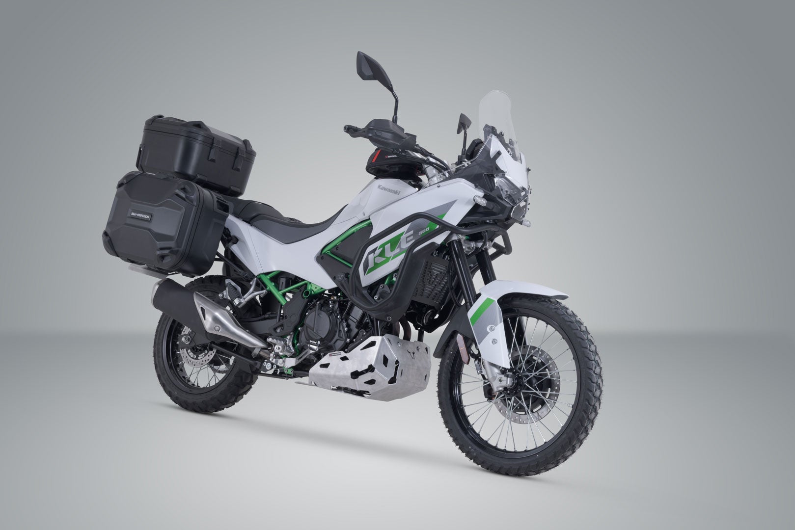 Side view of SW-Motech Adventure set DUSC with top case L - Black. Kawasaki KLE500 / KLE500 SE (26-).