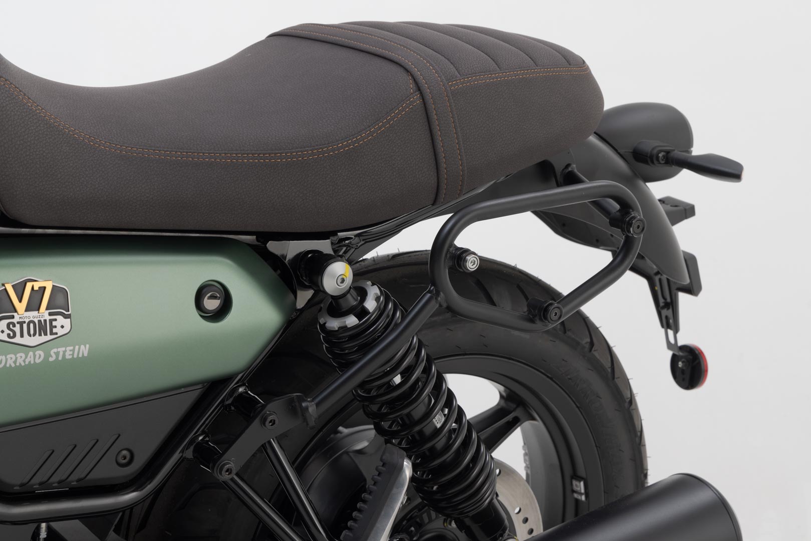 SW-Motech SLC lado esquerdo - modelos Moto Guzzi V7 (20-). Figura 4