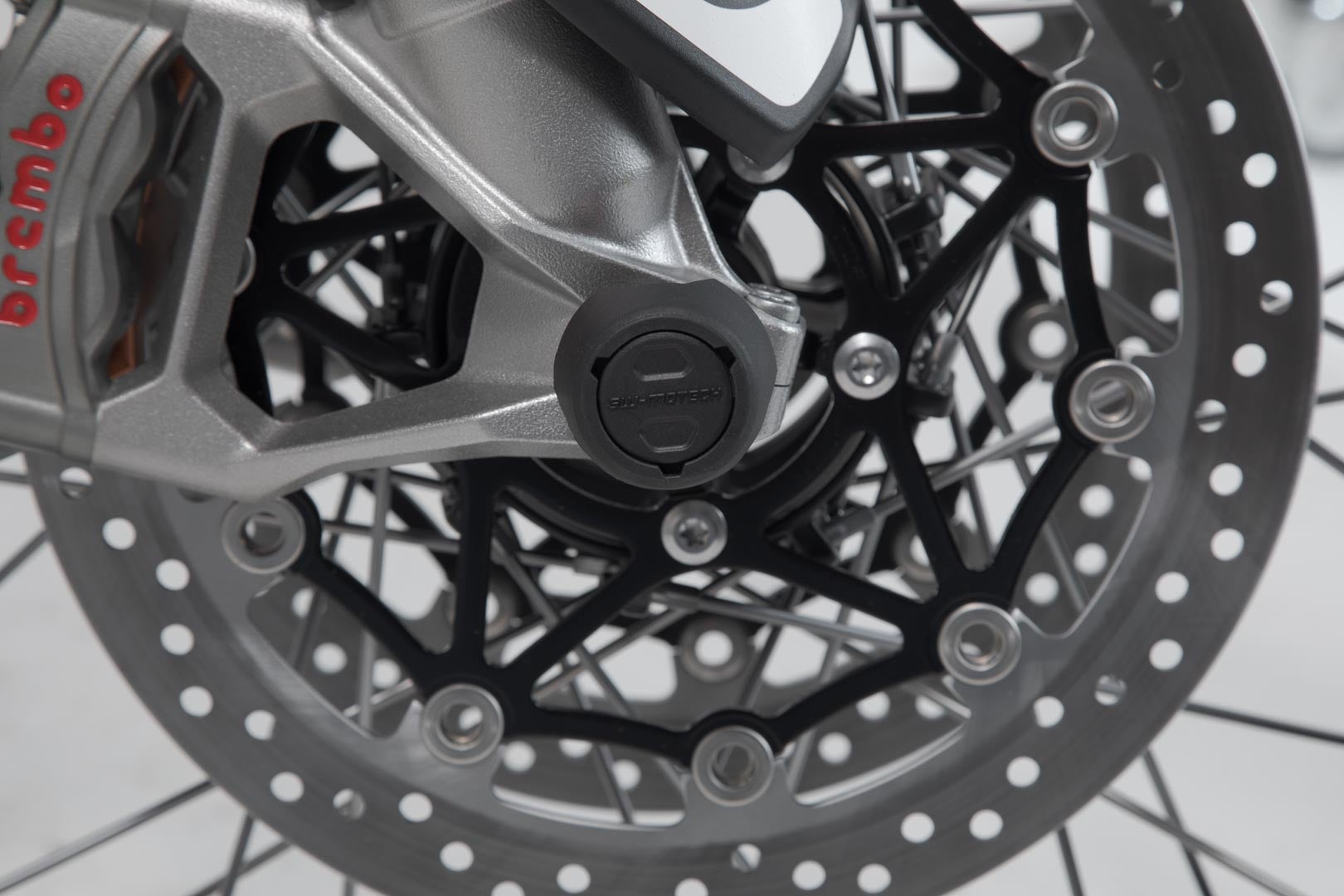 SW-Motech Slider set for front axle - Black. Triumph, Honda, Voge, Yamaha models. Figure 3