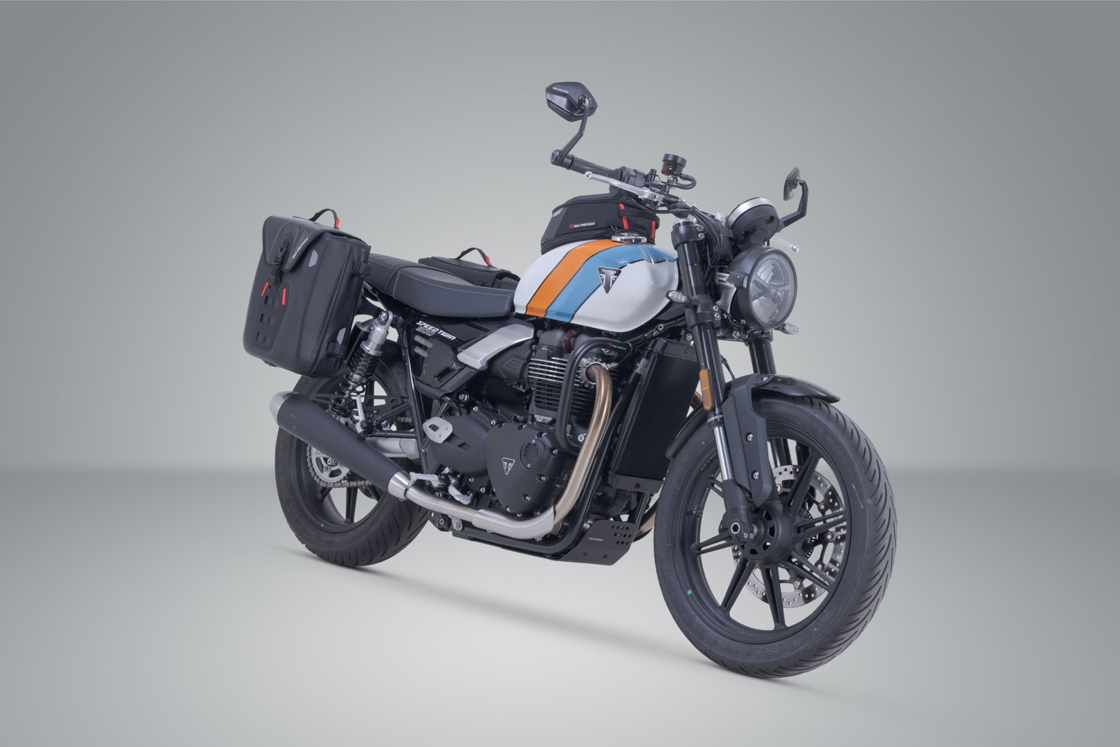 SW-Motech SysBag WP M/M sistem - Triumph Speed Twin 900 (24-). Figura 2