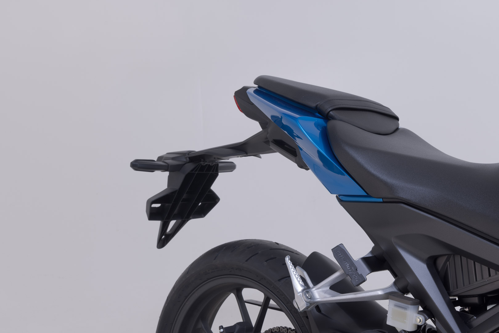 Set de geantă SW-Motech PRO BLAZE H - Negru. Honda CB125R (17-). Figura 5