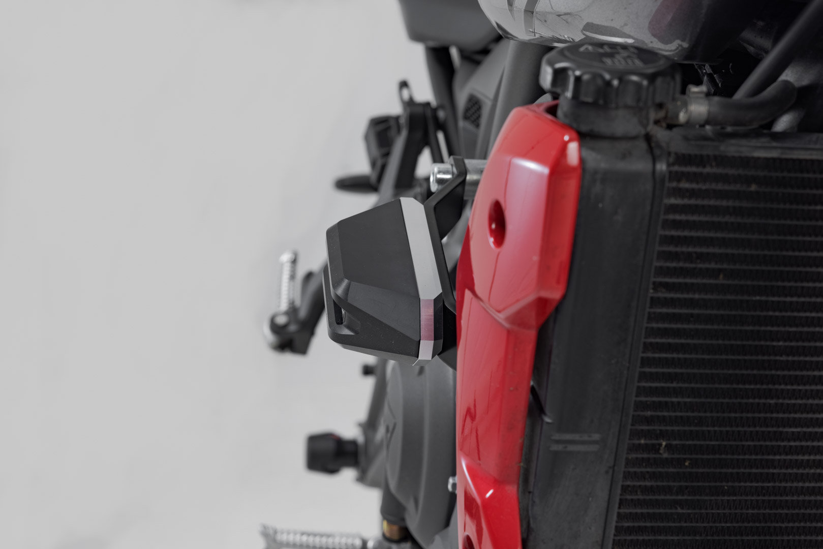 Kit SW-Motech Frame slider - Negru. Triumph Trident 660 / Tiger 660 (21-). Figura 4